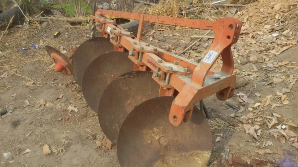 ขาย ((21,500))  ผาน4ตราช้างใช้กับรถ ไถ47 แรงขึ้นไป ซื้อมาไม่ใด้ใช้งาน ใบ22"