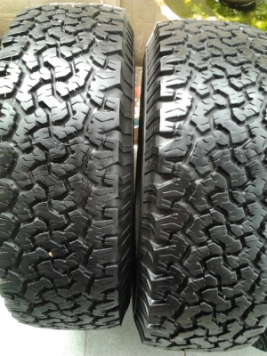 BF km2 ขนาด 265/75/16 ปี12  สภาพสวยๆ มี2ชุด