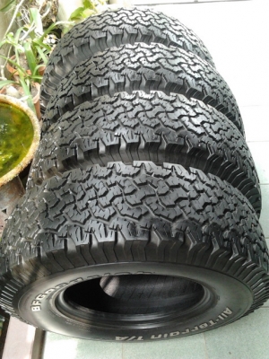 BF km2 ขนาด 265/75/16 ปี12  สภาพสวยๆ มี2ชุด