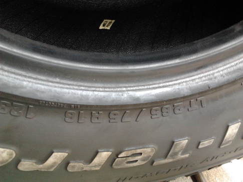 BF km2 ขนาด 265/75/16 ปี12  สภาพสวยๆ มี2ชุด