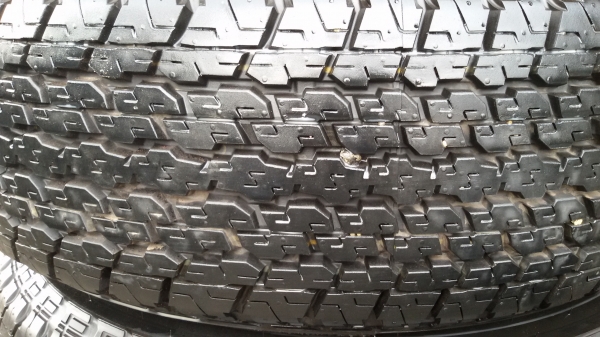 ขายยางบิสโตน255 70 15 ถอดป้ายแดงชุดละ9500