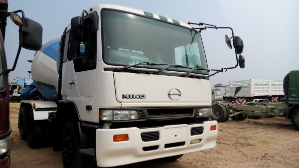 ขาย รถโม่ปูน 5 คิว  HINO PROFIA เครื่อง K13D 260 แรงม้าระบบน้ำมัน เครื่องมาพร้อมเพลาปั่นโม่ ราคากันเองพรอมใช้แล้ว พร้อมทะเบียน หาอยู่รีบเลยค่ะ ติดต่อได้ที่ วิยะดาคนสวยนะคะ