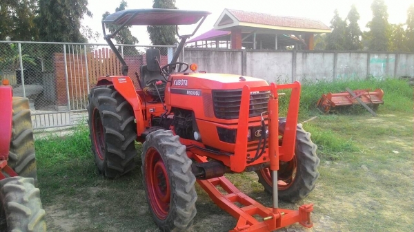 ขายรถ KUBOTA M 5000 สภาพดีพร้อมใช้งานพร้อมอุปกรณ์3 ชิ้น ด้นหน้า ผานพรวนและโรตารี่