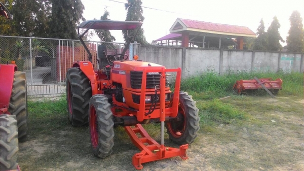ขายรถ KUBOTA M 5000 สภาพดีพร้อมใช้งานพร้อมอุปกรณ์3 ชิ้น ด้นหน้า ผานพรวนและโรตารี่