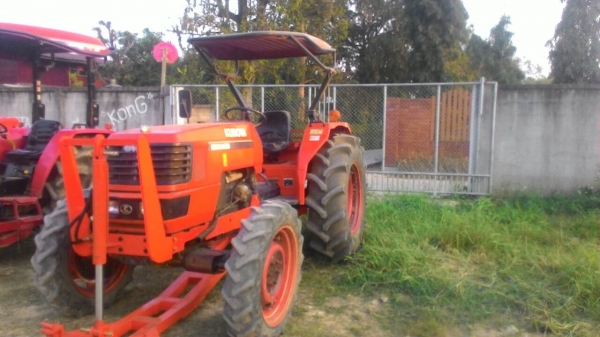 ขายรถ KUBOTA M 5000 สภาพดีพร้อมใช้งานพร้อมอุปกรณ์3 ชิ้น ด้นหน้า ผานพรวนและโรตารี่