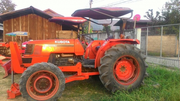 ขายรถ KUBOTA M 5000 สภาพดีพร้อมใช้งานพร้อมอุปกรณ์3 ชิ้น ด้นหน้า ผานพรวนและโรตารี่