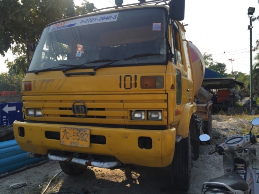 ขายด่วนครับ รถโม่ปูน แบบตรงSINSAN CWM430 H 3 คัน และ CWM430MHR มี 1 คัน