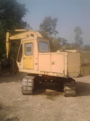 ขายรถขุดโคมัสสุ  pc100-2  ราคา 320,000  บาท