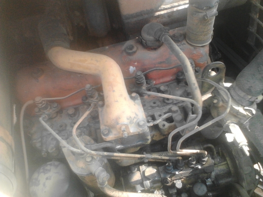 ขายรถขุดโคมัสสุ  pc100-2  ราคา 320,000  บาท