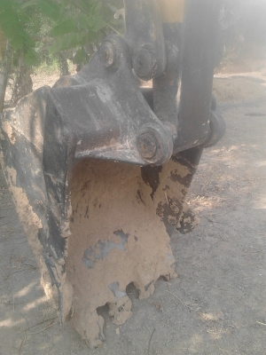 ขายรถขุดโคมัสสุ  pc100-2  ราคา 320,000  บาท