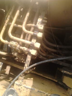 ขายรถขุดโคมัสสุ  pc100-2  ราคา 320,000  บาท