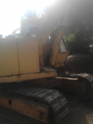 ขายรถขุดโคมัสสุ  pc100-2  ราคา 320,000  บาท