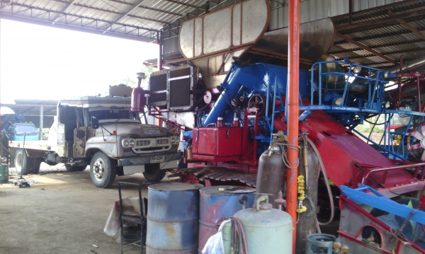 รถเกี่ยวข้าวเกษตรพัฒนาเครื่อง  175  เทอร์โบ  พร้อมรถเทรนเลอร์หัวยาว  เครื่อง145  เครื่องดี  ครัชชีดี