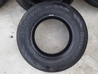 ขายยาง195R15C ปี 3813 BRIDGESTONE DURAVIS R611 4 เส้น