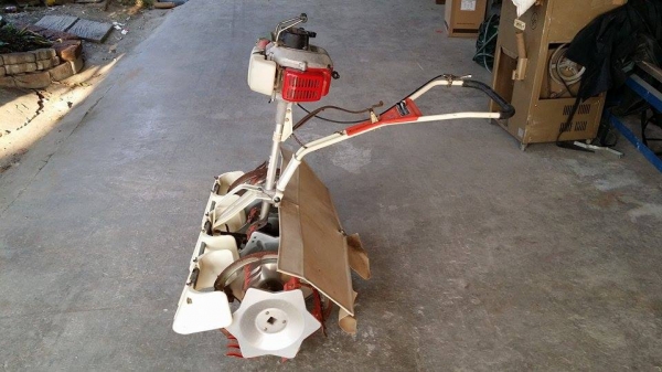 เครื่องกำจัดวัชพืชในร่องข้าว 3 แถว MITSUBISHI KW  เก่าญี่ปุ่น สภาพสวย