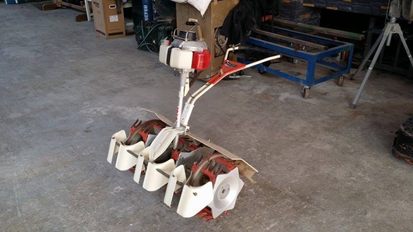 เครื่องกำจัดวัชพืชในร่องข้าว 3 แถว MITSUBISHI KW  เก่าญี่ปุ่น สภาพสวย