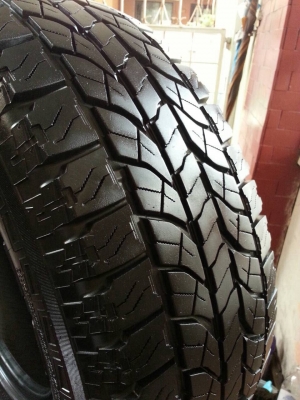 ขายยาง  Yokohama  265 70 16  AT