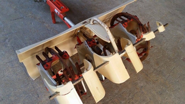 เครื่องกำจัดวัชพืชในร่องข้าว 3 แถว MITSUBISHI MA3  เก่าญี่ปุ่น สภาพสวย เครื่องพร้อมใช้งาน