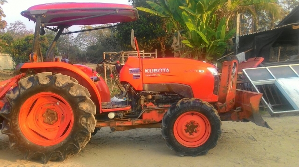 ขายKUBOTA 4708  สภาพดีพร้อมใช้ พร้อมอุปกรณ์3ชิ้น ดันหน้า ผานพรวนและโรตารี่