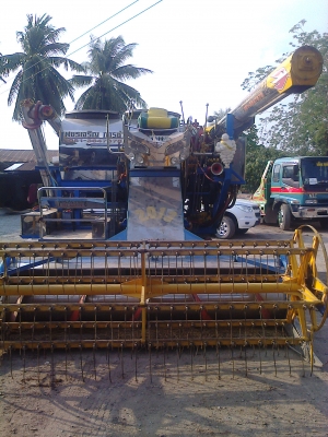 ขายรถเกี่ยวข้าวเพชรเจริญ
