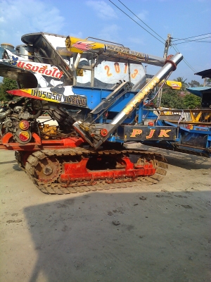 ขายรถเกี่ยวข้าวเพชรเจริญ