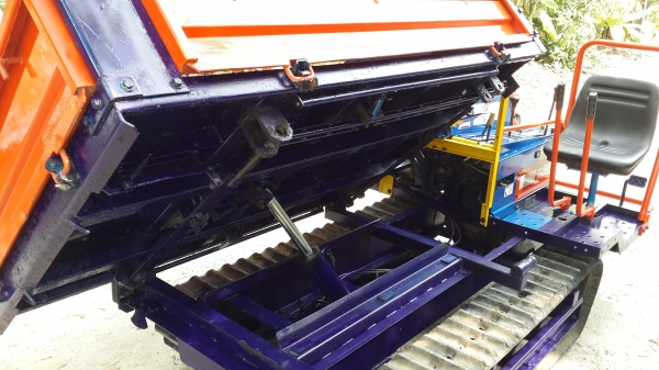 รถบรรทุกการเกษตรและก่อสร้าง  รหัส J - 18