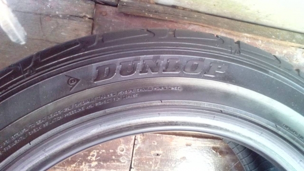 ขายยาง dunlop sport lm 703 205/55/16 ปี 2012ราคา 2200บาทไทย