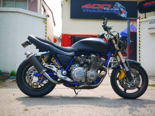 ขาย Yamaha Xj 650 cc พร้อมทะเบียนแท้ ไม่ขาดต่อ เครื่องดีฝุดๆ แต่งสตั้น ท่อสูตร