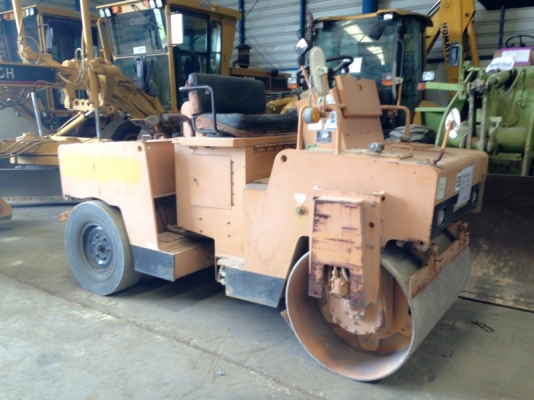 รถบด Bomag BW123AC#222043 (3 ตัน ) Road Roller นำเข้าจากญ๊่ปุ่น สนใจโทร. 080-6565422 (หนิง)