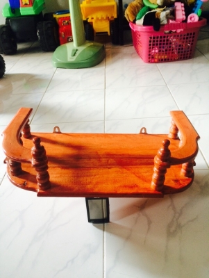 หิ้งไม้สภาพดีไม่แตกหัก