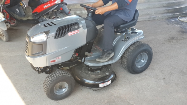 ลดสุดๆคันสุดท้ายเพียง 70000 บาท NET ขายรถตัดหญ้า craftsman นำเข้าจากอเมริกา มือ 2 สภาพดีมากๆ