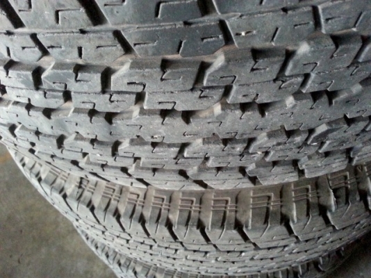 ยาง 245 70 16 พร้อมแม็กซ์ขอบ 16ยางสวยๆคุ้มๆ ครับ DR.ยางยนต์ แม่กลอง