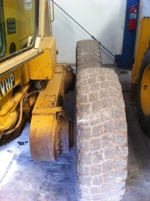 นำเข้าเครื่องจักรกลหนักมือ 2 จากต่างประเทศ Tel.098-858-5524 สามภพ ครับ