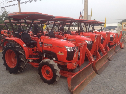 เริ่มต้น ดาวน์ 60,000  บาท L3608 L4708 M5000 M6040 KUBOTA MAX รถยึด สวยสุดๆ ชั่วโมงน้อยยยยยย
