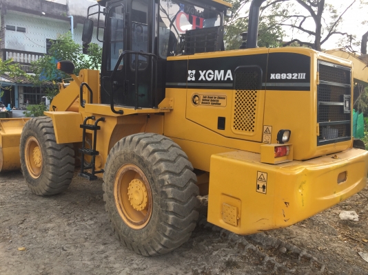 รถตักจีนXGMA932/// ยูโร3  รถ2ปี ใช้แค่ 400 ชม.  ใช้น้อยมาก สวยเหมือนใหม่...