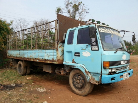 6 ล้อ ISUZU 175 แรง