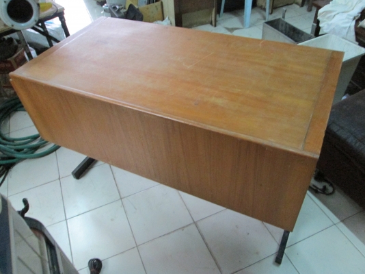 โต๊ะขาเหล็ก   สภาพดี   พร้อมใช้   ขายถูกๆตรับ 1200บาท