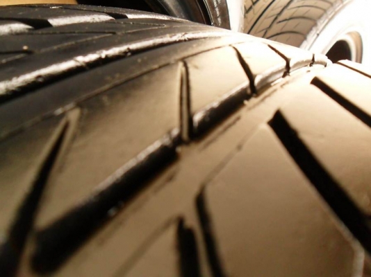 ยางขอบ17 กู๊ดเยียร์ 225-55-R17ลงพื้นปลายปี13(4เส้น3,600บ)ดอกหนามาก ยางขอบ17 กู๊ดเยียร์ 225-55-R17ลงพื้นปลายปี13(4เส้น3,600บ)ดอกหนามาก