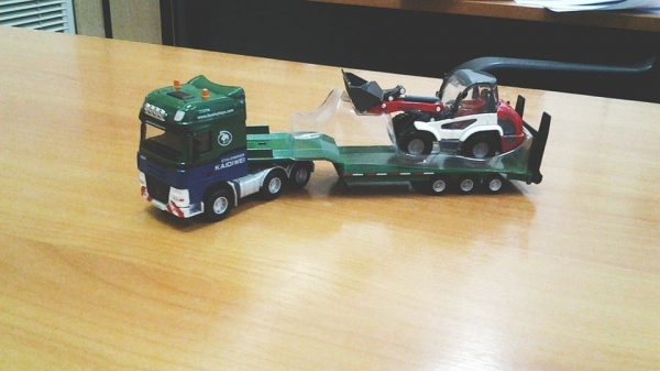 โมเดลรถเครนและรถพ่วงหลายแบบ