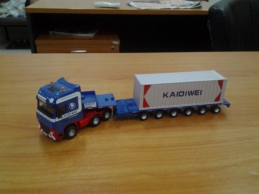 โมเดลรถเครนและรถพ่วงหลายแบบ