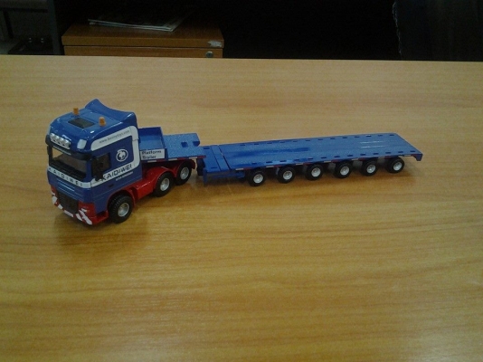 โมเดลรถเครนและรถพ่วงหลายแบบ