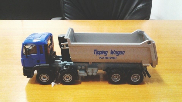 โมเดลรถเครนและรถพ่วงหลายแบบ