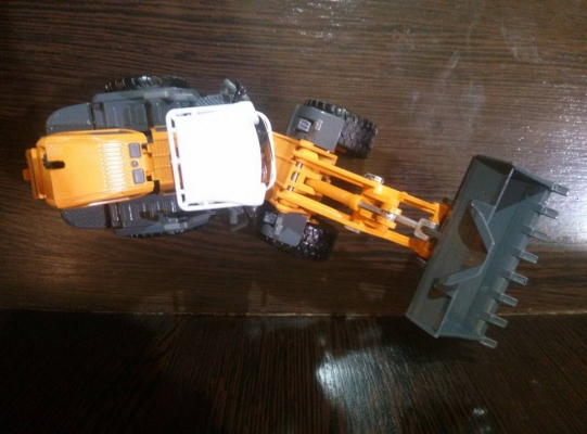 โมเดลรถเครนและรถพ่วงหลายแบบ