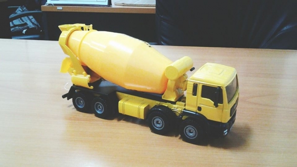 โมเดลรถเครนและรถพ่วงหลายแบบ