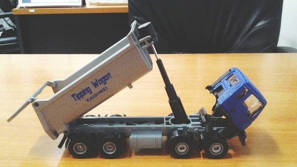 โมเดลรถเครนและรถพ่วงหลายแบบ