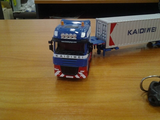 โมเดลรถเครนและรถพ่วงหลายแบบ