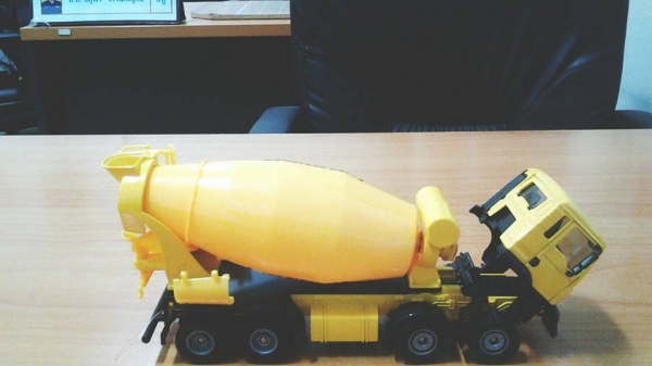 โมเดลรถเครนและรถพ่วงหลายแบบ