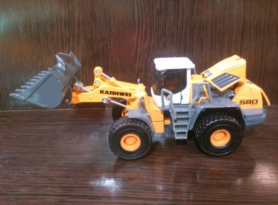 โมเดลรถเครนและรถพ่วงหลายแบบ