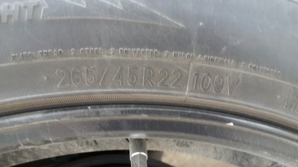 ขายล้อ 6รู  265/45/22 ยางtoyo 12   (ใส่ford ranger อยู่)