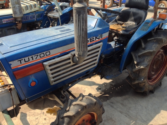 แทรคเตอร์ อิเซกิ TU1700 พร้อมผาน 4 และโรตารี่